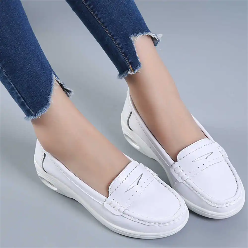 Thick Sole Slipon White Traine - Tech Accessories To Buy recensie en prijs